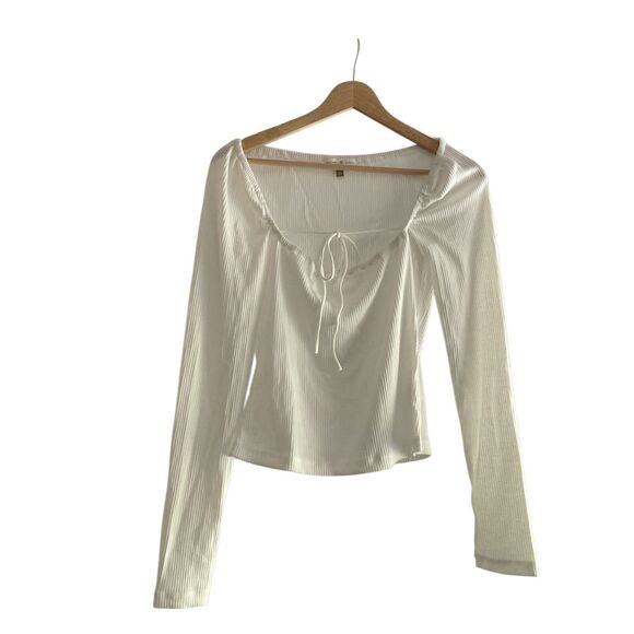 Backyard Roses White Long Sleeve Cross Strap Top Size M NWT Classic Soft Knit - Picture 2 of 3